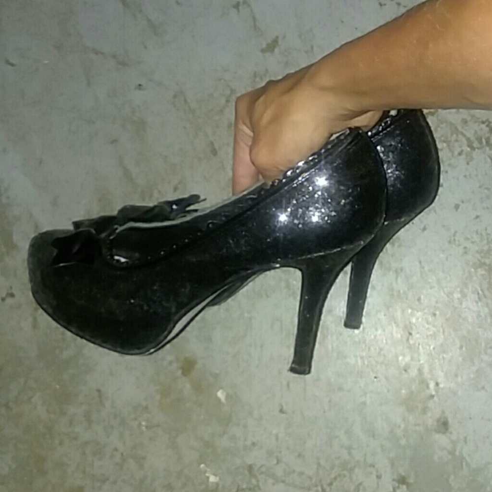 Heels ten thirty one